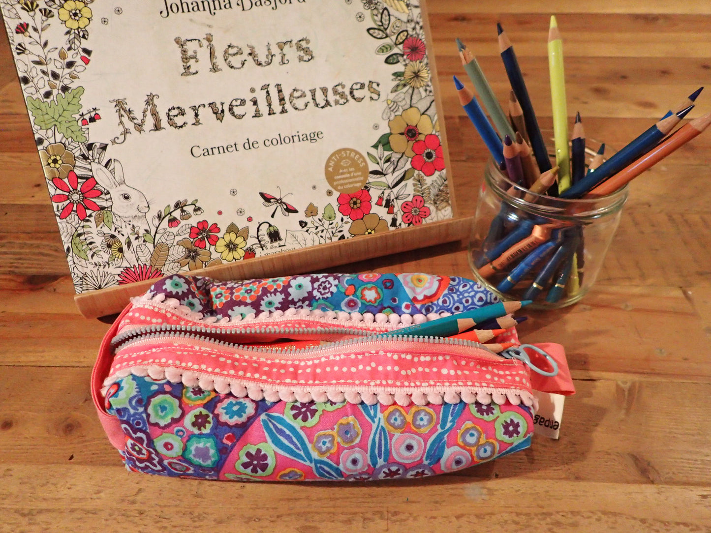 Trousses scolaire motifs fleuris