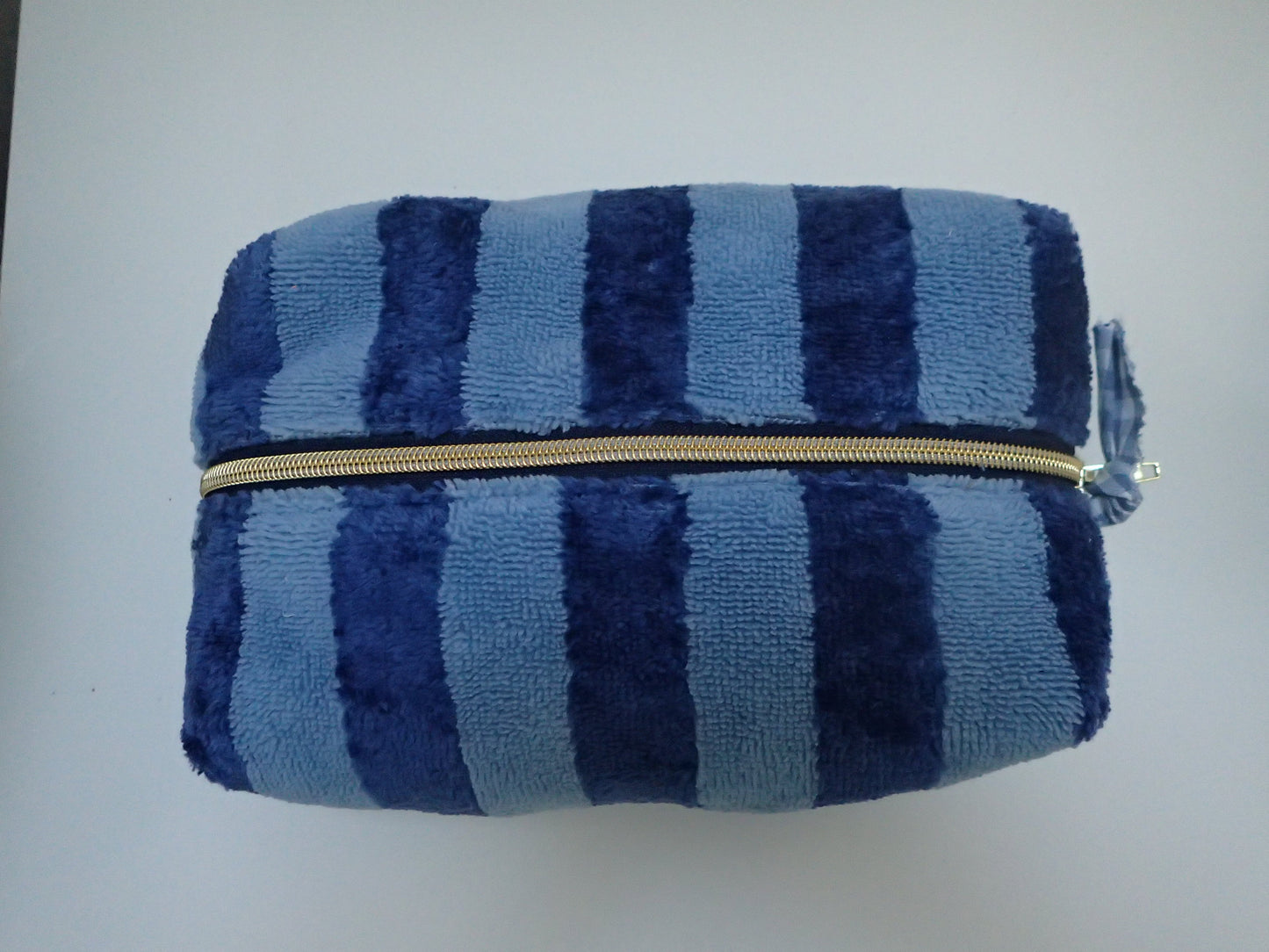 Trousse de toilette en éponge de bambou coloris Bleu – vue de face