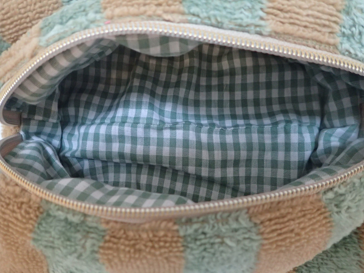 Trousse de toilette en éponge de bambou coloris Vert sauge– détail doublure coton