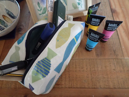 Trousse imperméable en toile enduite