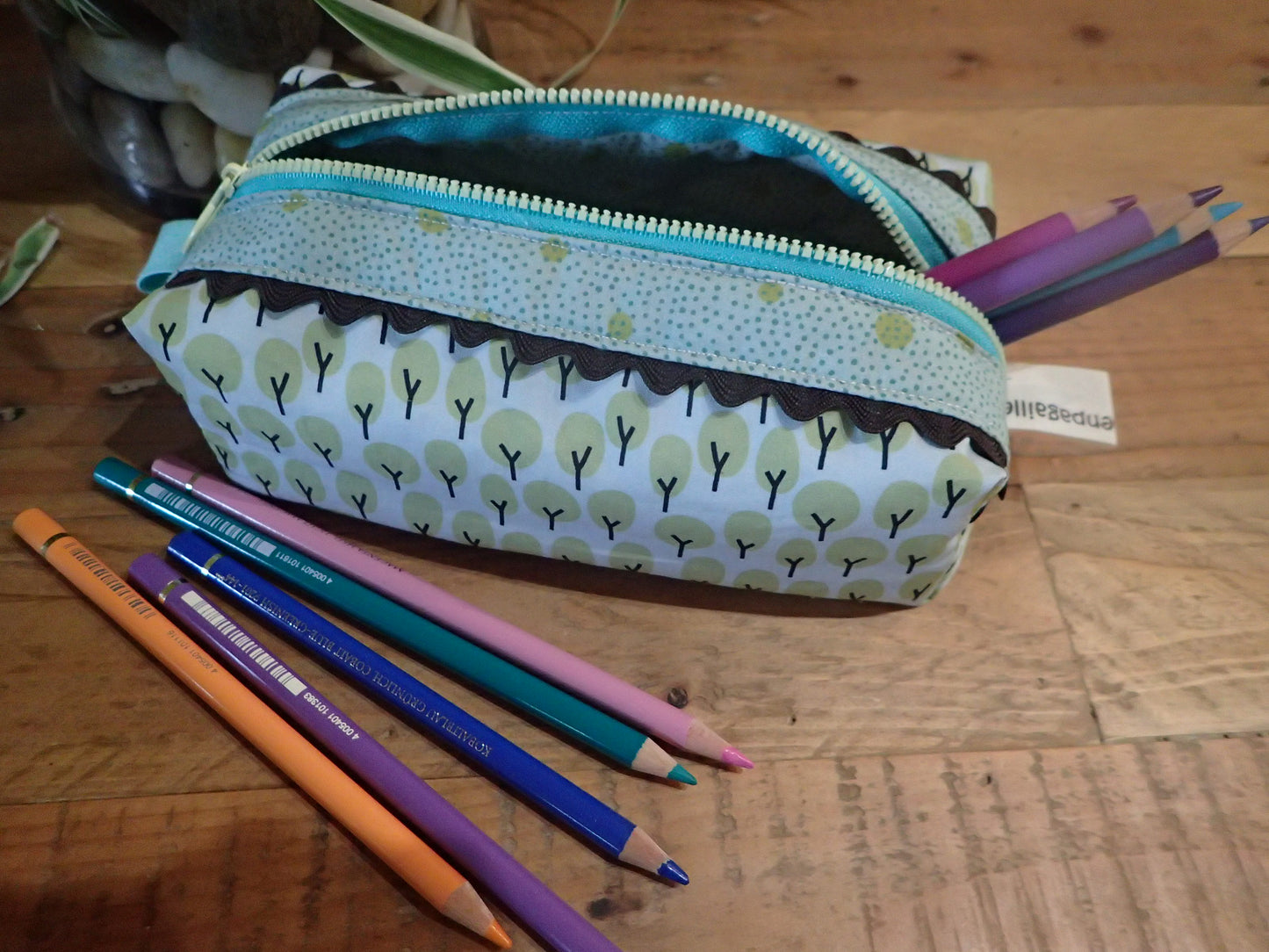 Trousses scolaire motifs fleuris