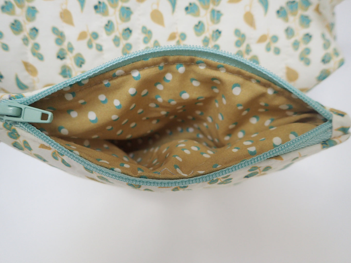 Trousse de toilette et sa pochette assortie