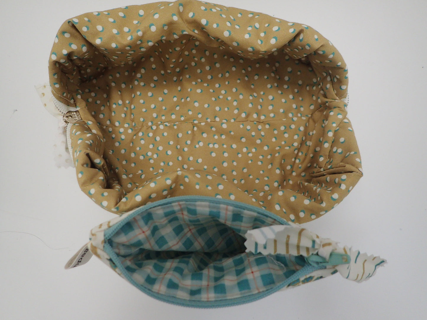 Trousse de toilette et sa pochette assortie