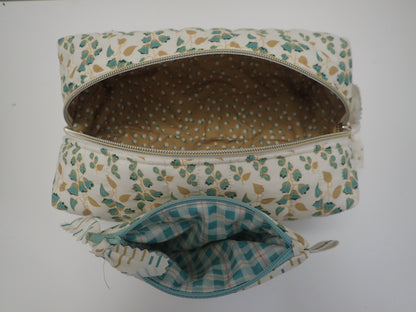 Trousse de toilette et sa pochette assortie