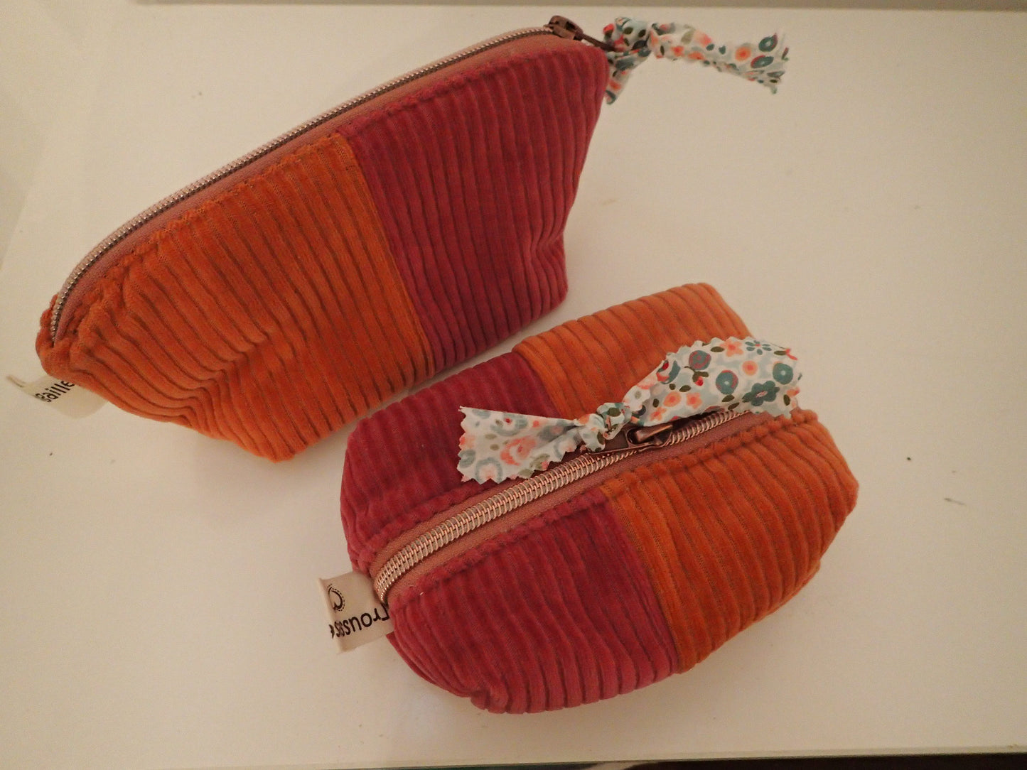 Trousses en velours