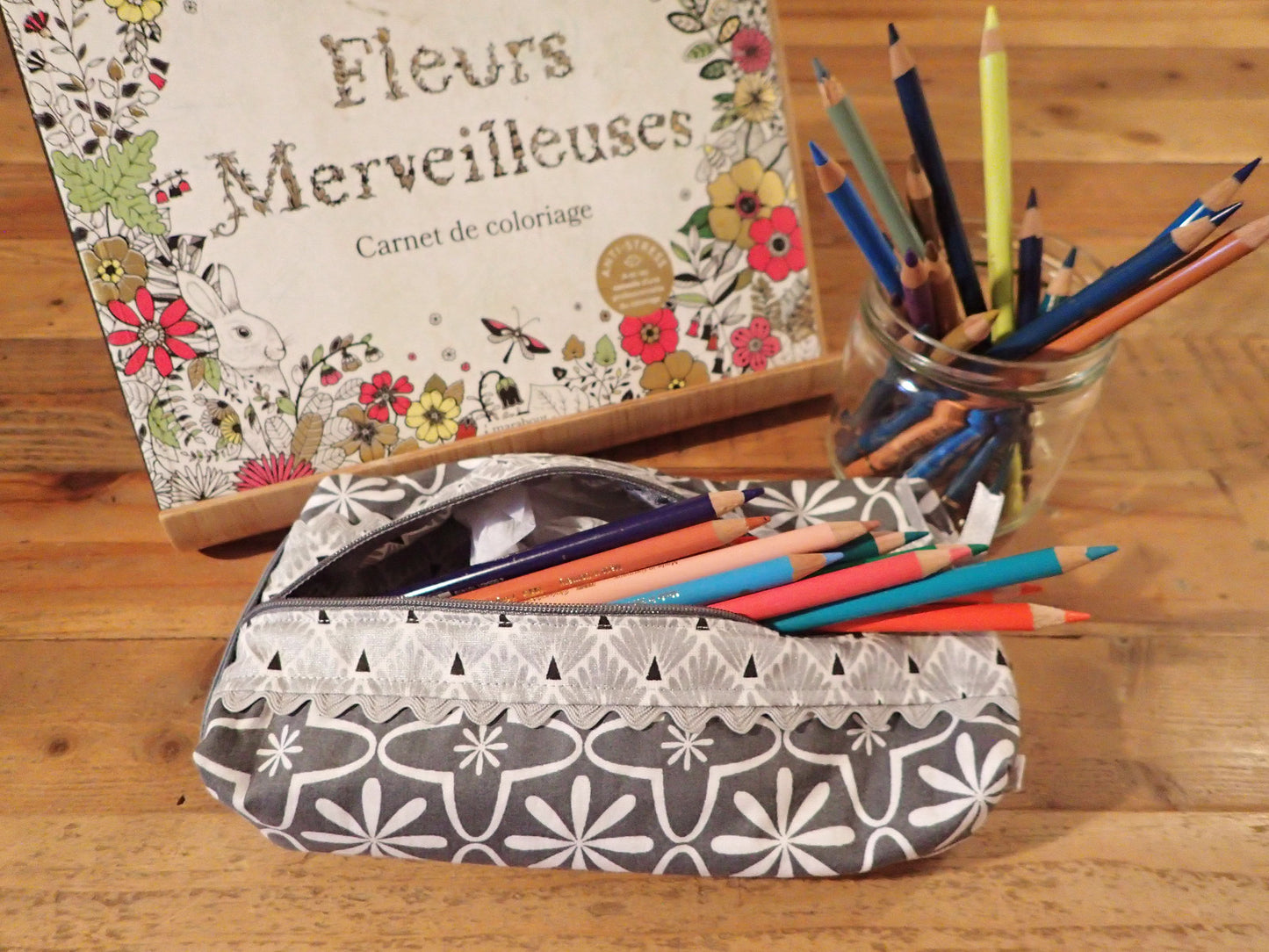 Trousses scolaire motifs fleuris