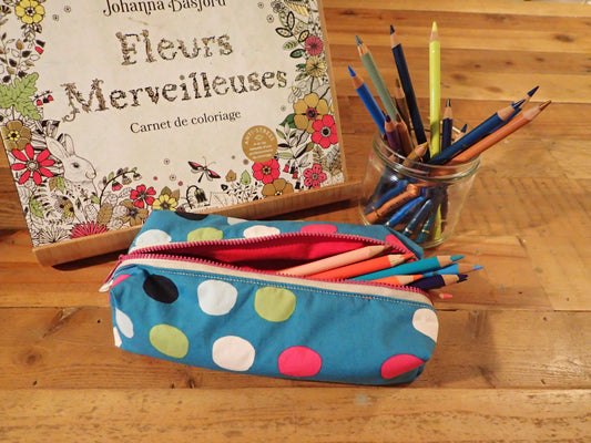 Trousses scolaire motifs géométriques